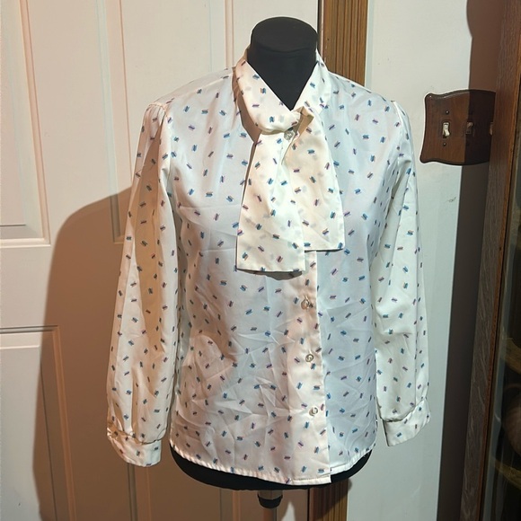 Pepper Tree Vintage Business Career Long Sleeve Cream Button Down Top Size Med? - Picture 1 of 5